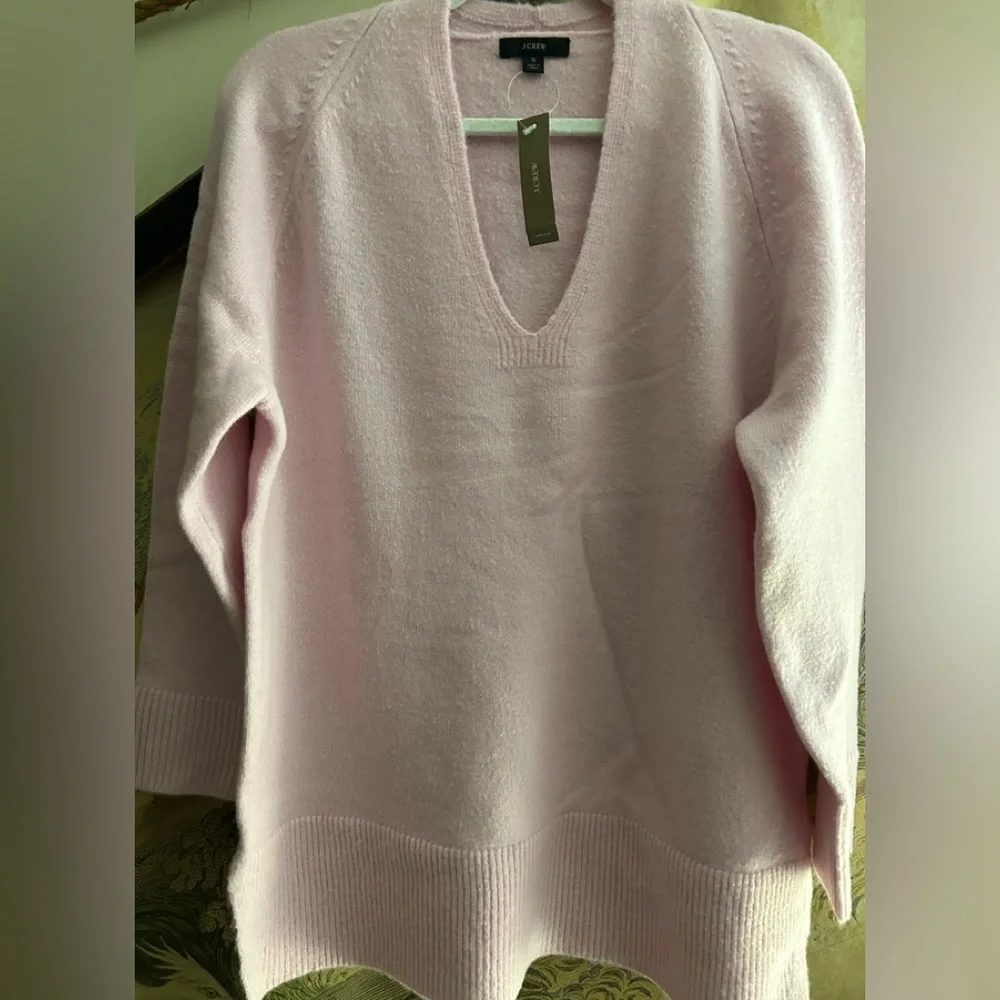 * New J Crew Wool Blend Stretch Oversized V Neck Sweater Icy Orchid SZ Small * - Picture 1 of 5